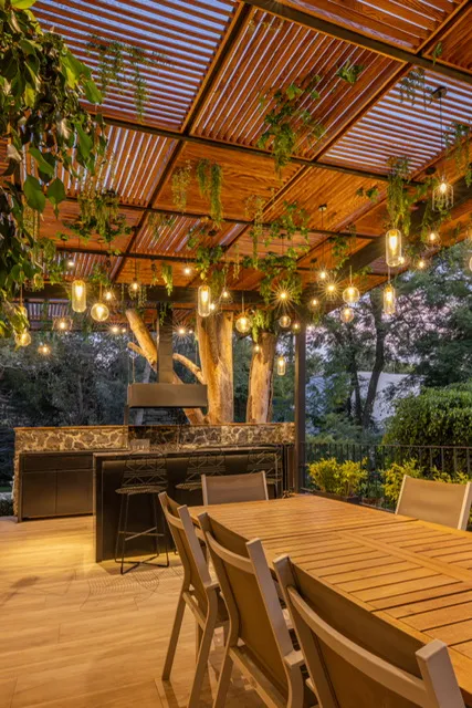 Asador y barra rediseñados en la terraza de Cerrada del Pedregal