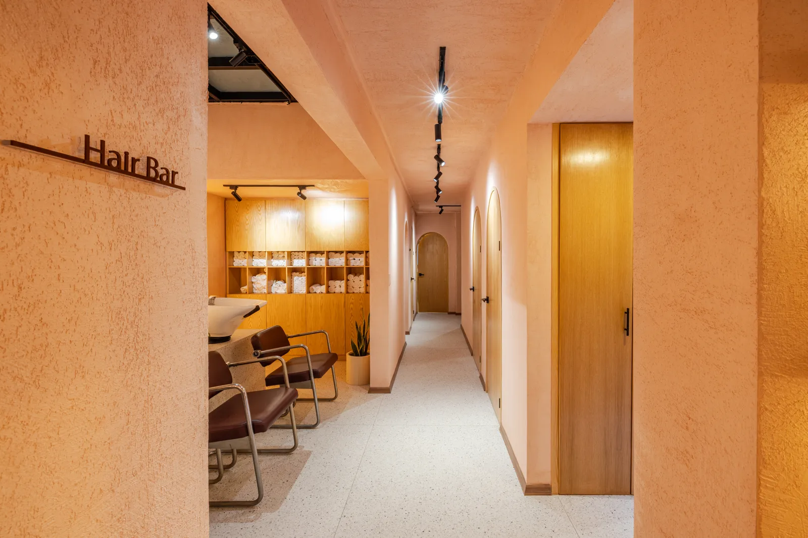 HER · Salón de belleza